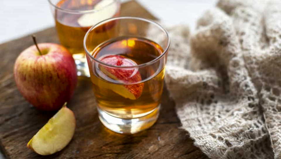 Repair Damaged Hair Follicles With Apple Cider Vinegar